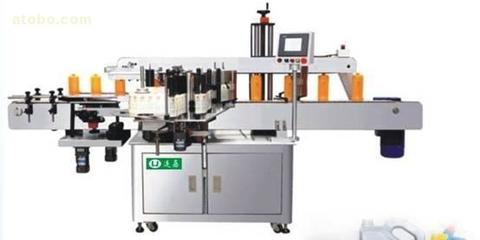 高速伺服双面贴标机 济南博飞机械设备引领贴标新纪元